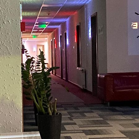 Only 15 Minutes To City Center, Free Secure Parking Будапеща Екстериор снимка